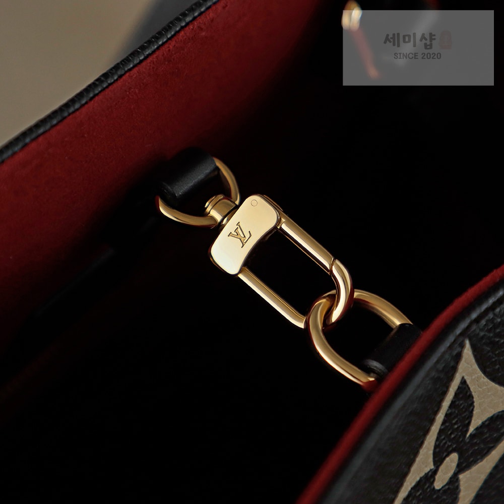 루이비통 루이비통 온더고 MM 바이컬러 앙프렝뜨 블랙 바이컬러 Bag 10번 이미지
