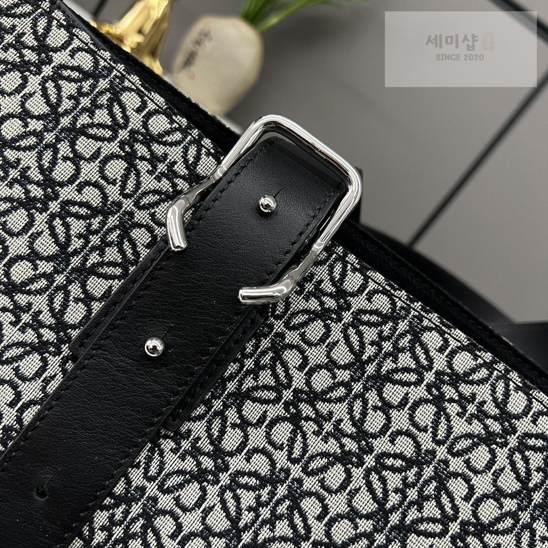 Loewe Loewe Anagram Embellished Cotton Blend Tote Bag 3번 이미지