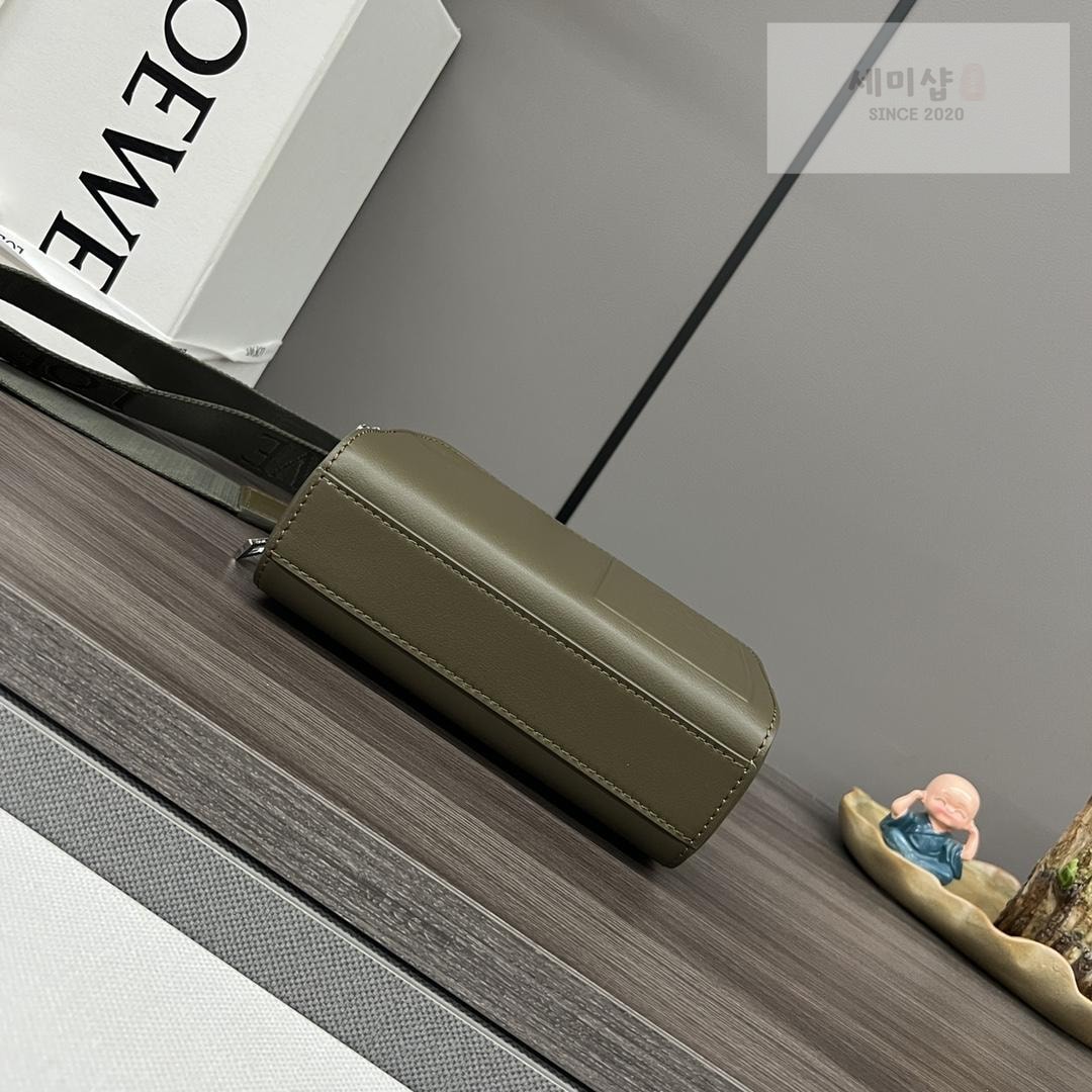 Loewe Loewe Camera Shoulder Bag 2번 이미지