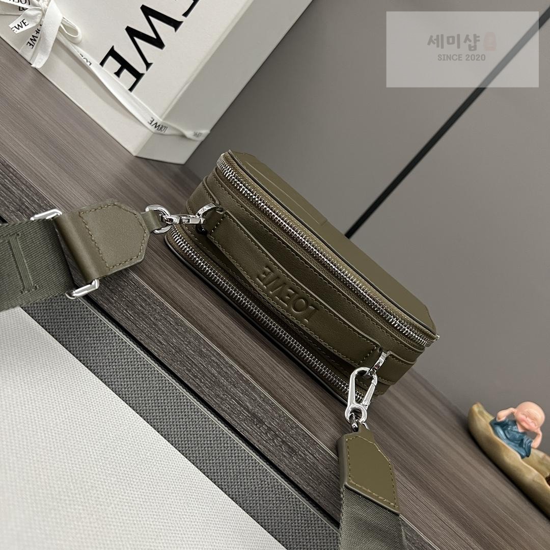Loewe Loewe Camera Shoulder Bag 4번 이미지