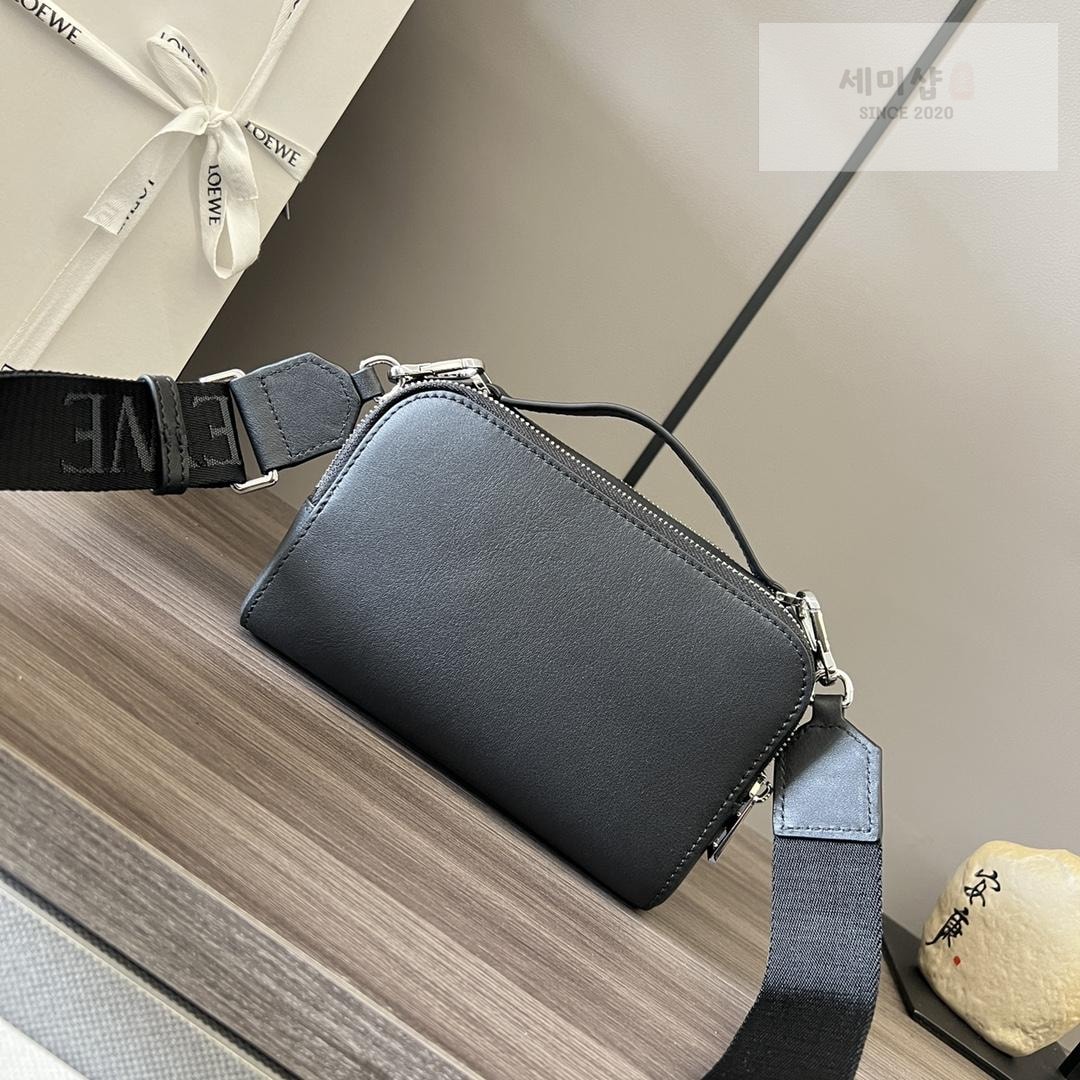 Loewe Loewe Camera Shoulder Bag 23번 이미지
