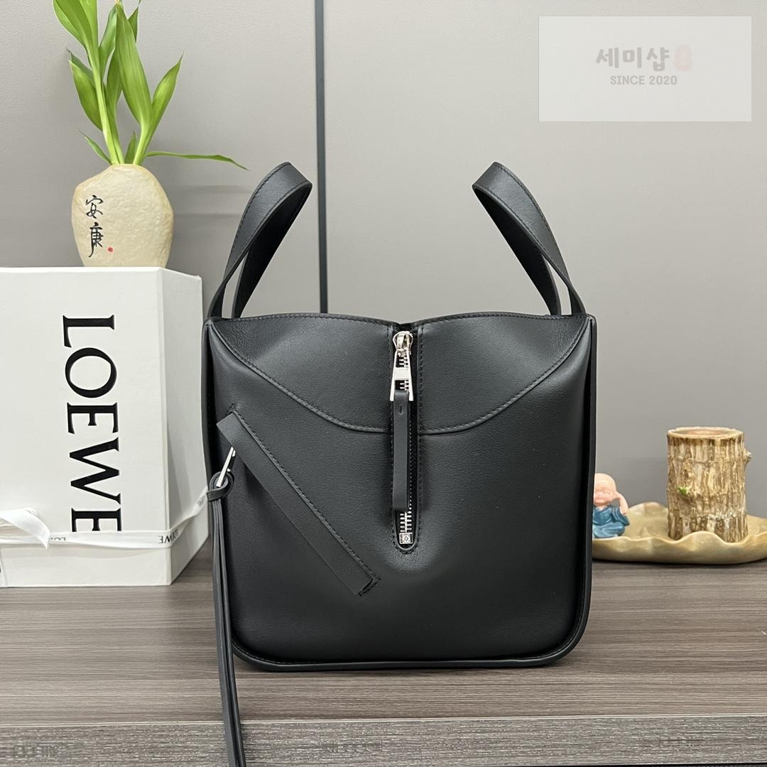 Loewe Loewe Compact Hammock Bag 3번 이미지