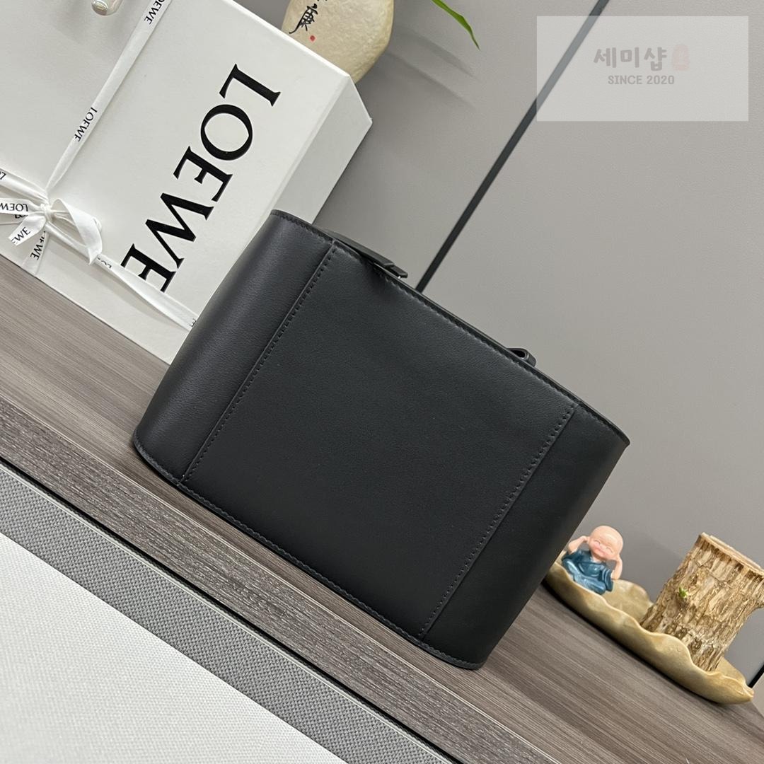 Loewe Loewe Compact Hammock Bag 84번 이미지