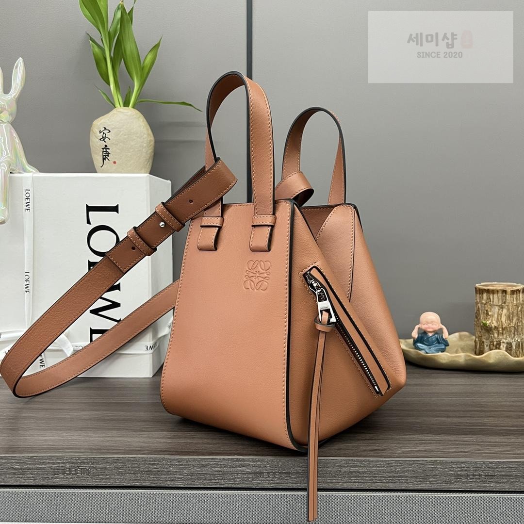 Loewe Loewe Compact Hammock Bag 6번 이미지