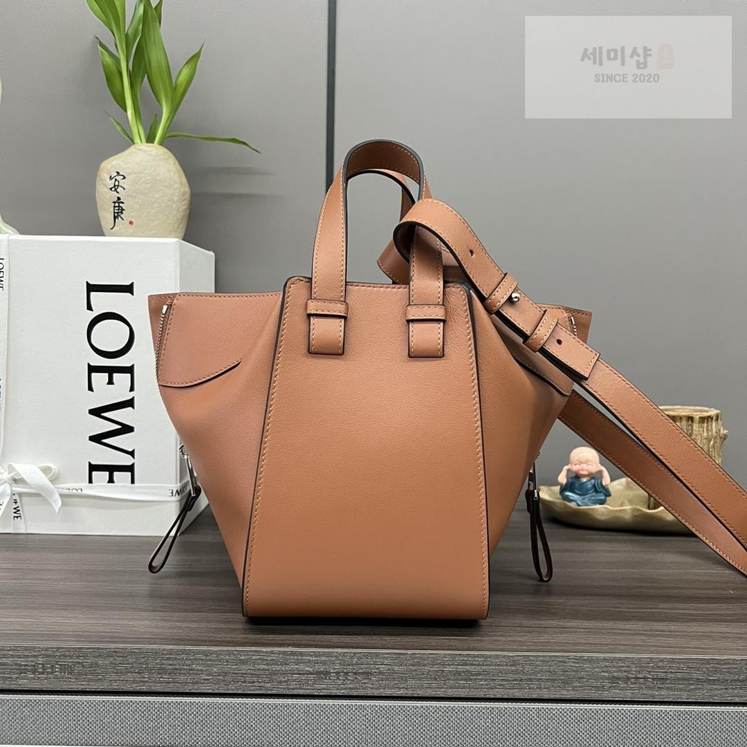 Loewe Loewe Compact Hammock Bag 7번 이미지