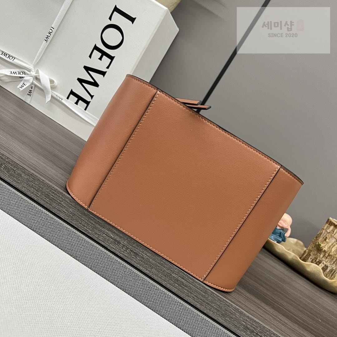 Loewe Loewe Compact Hammock Bag 10번 이미지