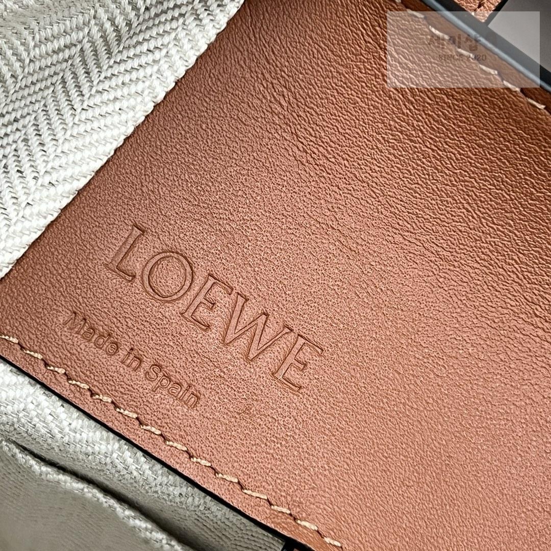 Loewe Loewe Compact Hammock Bag 13번 이미지