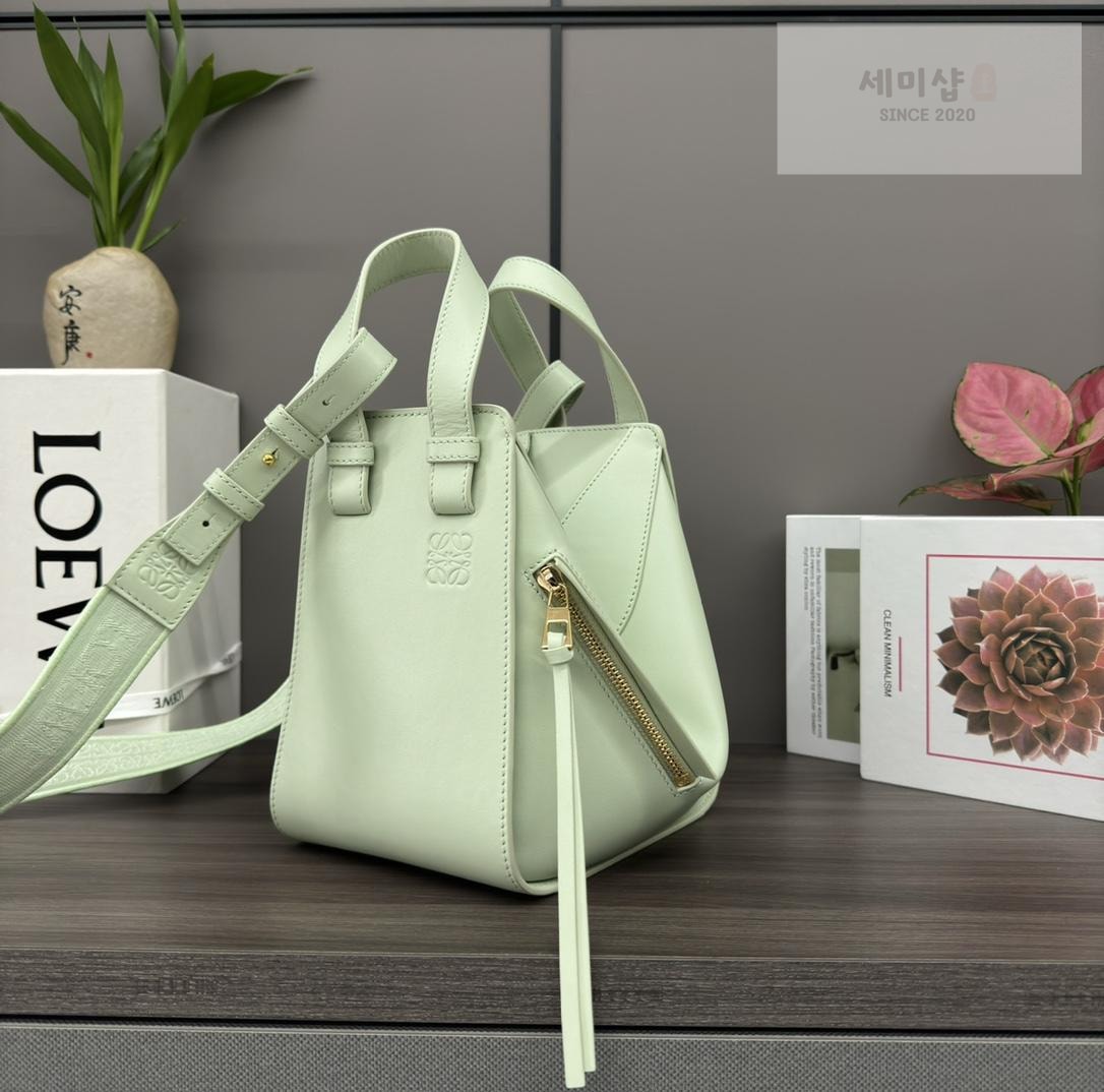 Loewe Loewe Compact Hammock Bag 14번 이미지