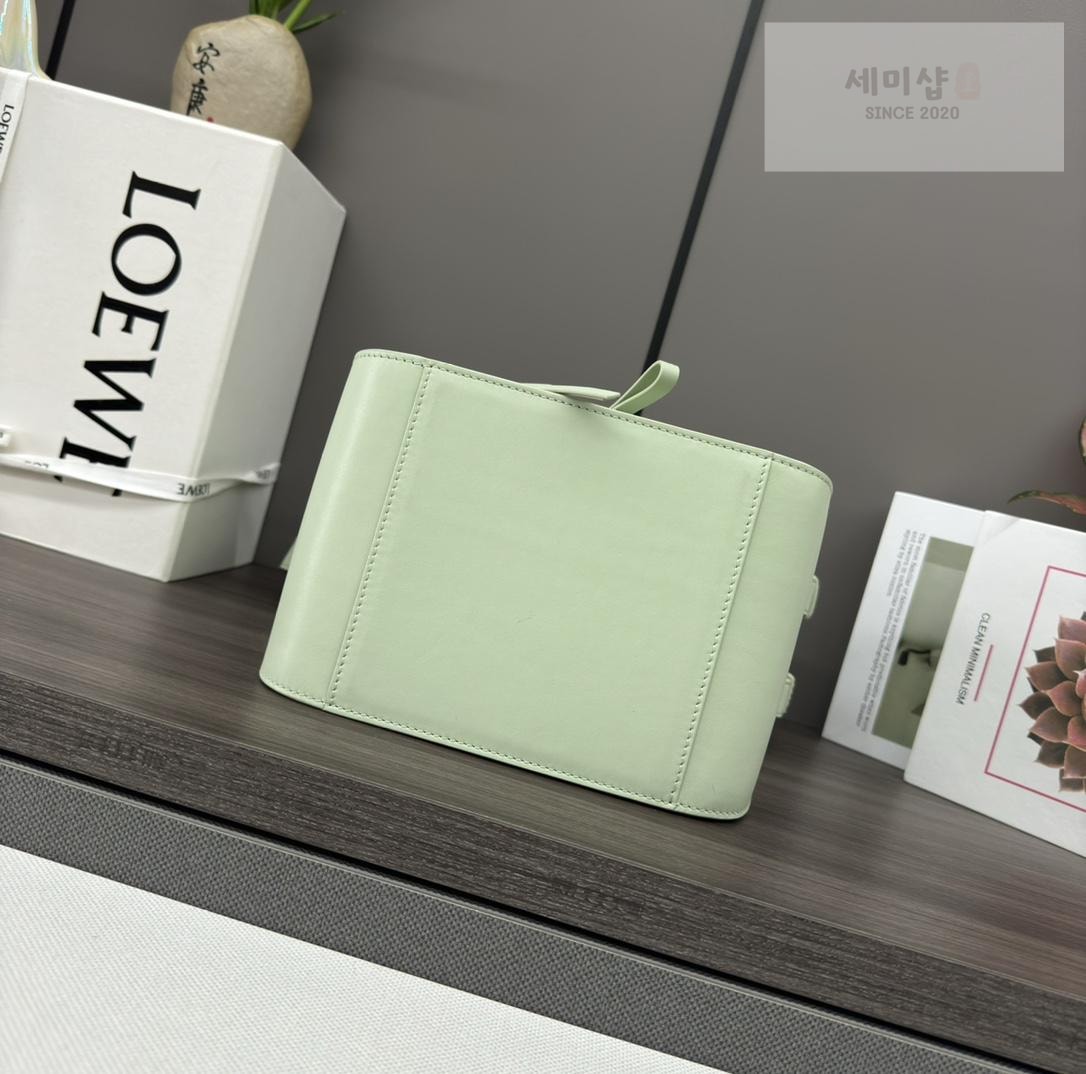 Loewe Loewe Compact Hammock Bag 18번 이미지