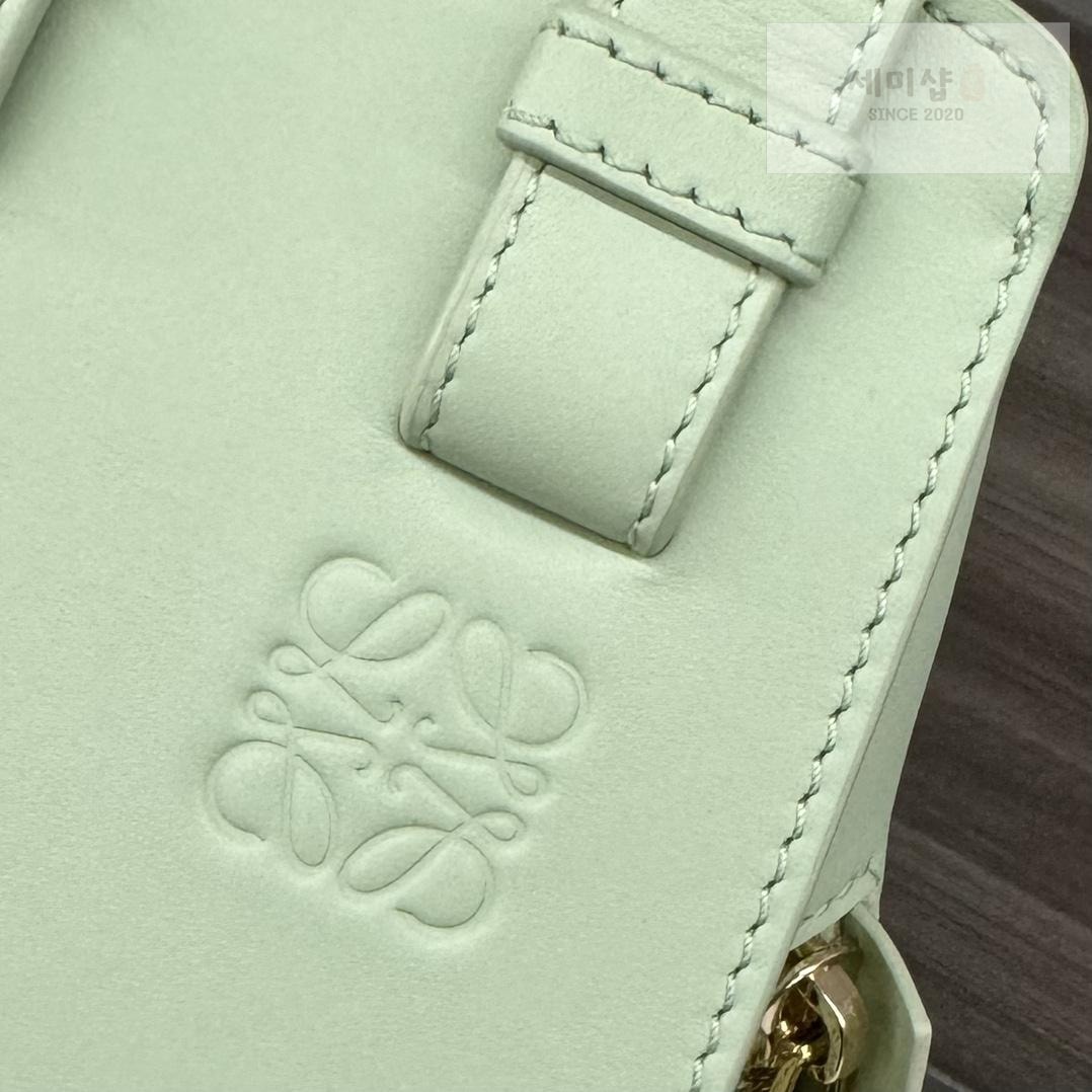 Loewe Loewe Compact Hammock Bag 19번 이미지