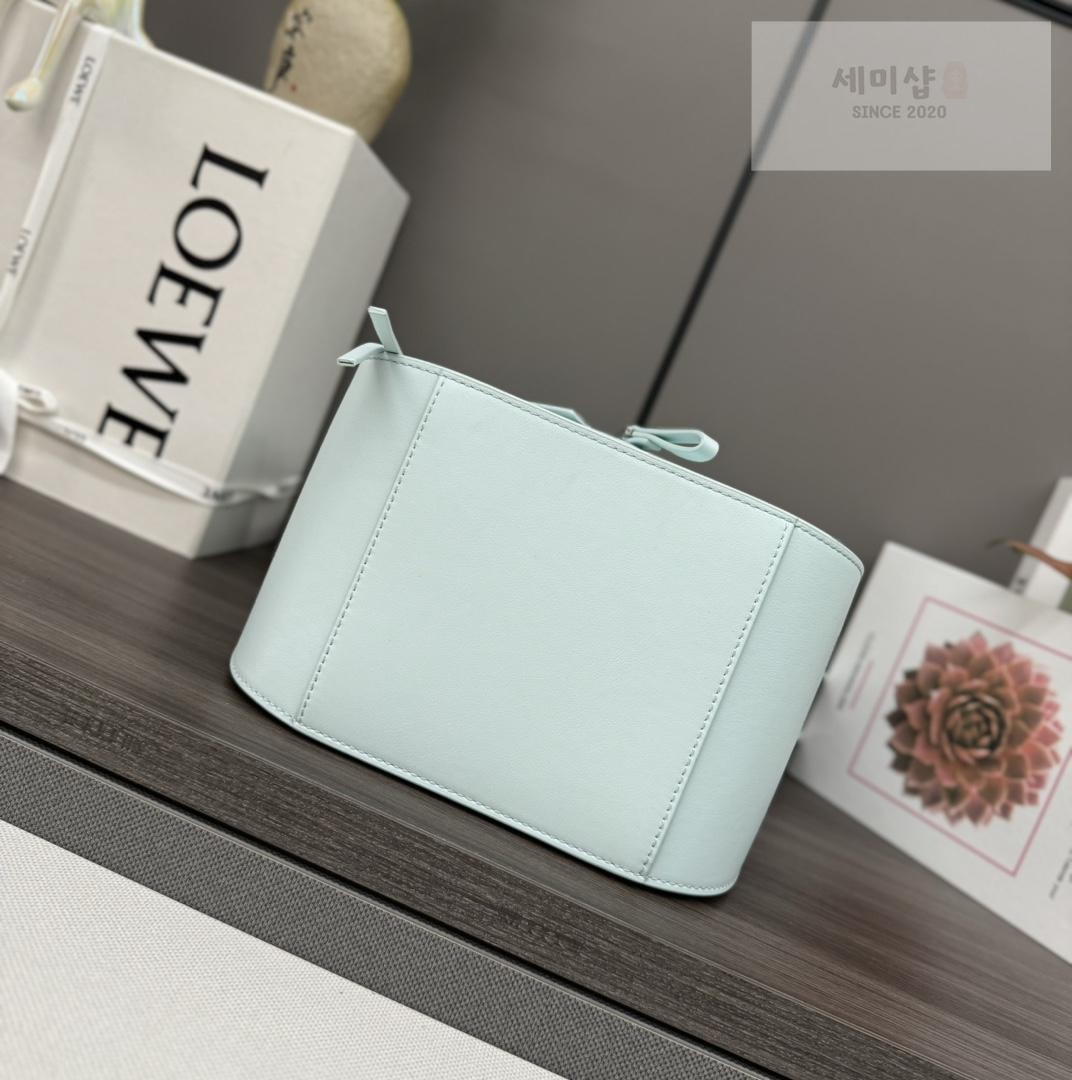 Loewe Loewe Compact Hammock Bag 76번 이미지