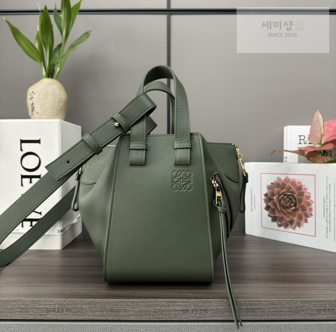Loewe Loewe Compact Hammock Bag 29번 이미지