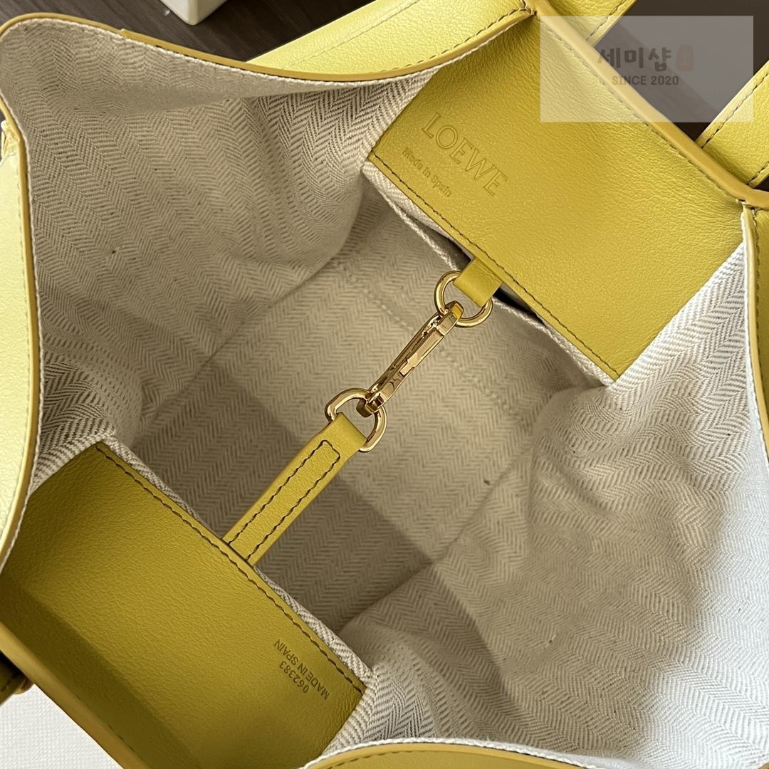 Loewe Loewe Compact Hammock Bag 78번 이미지