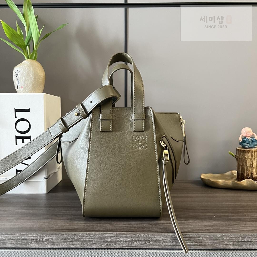Loewe Loewe Compact Hammock Bag 43번 이미지