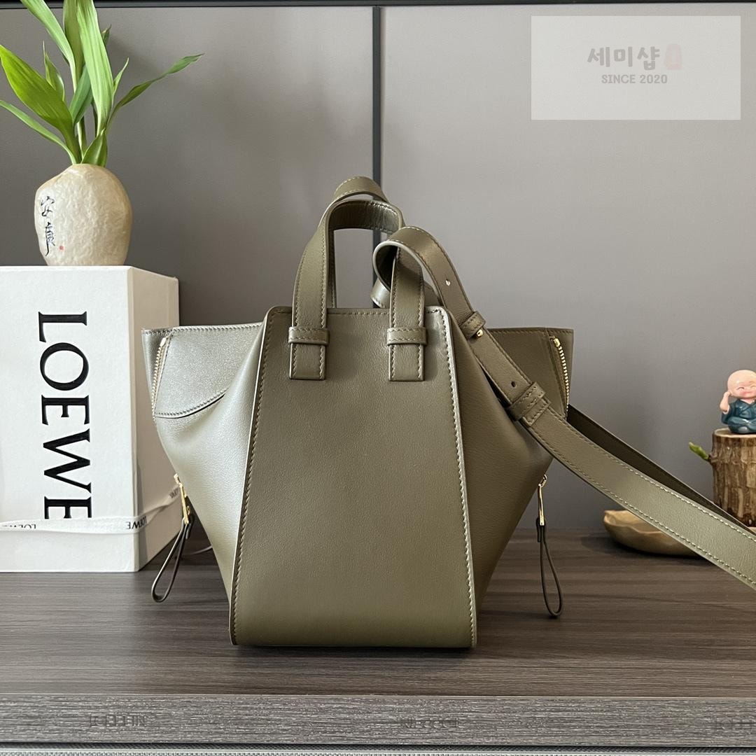 Loewe Loewe Compact Hammock Bag 44번 이미지
