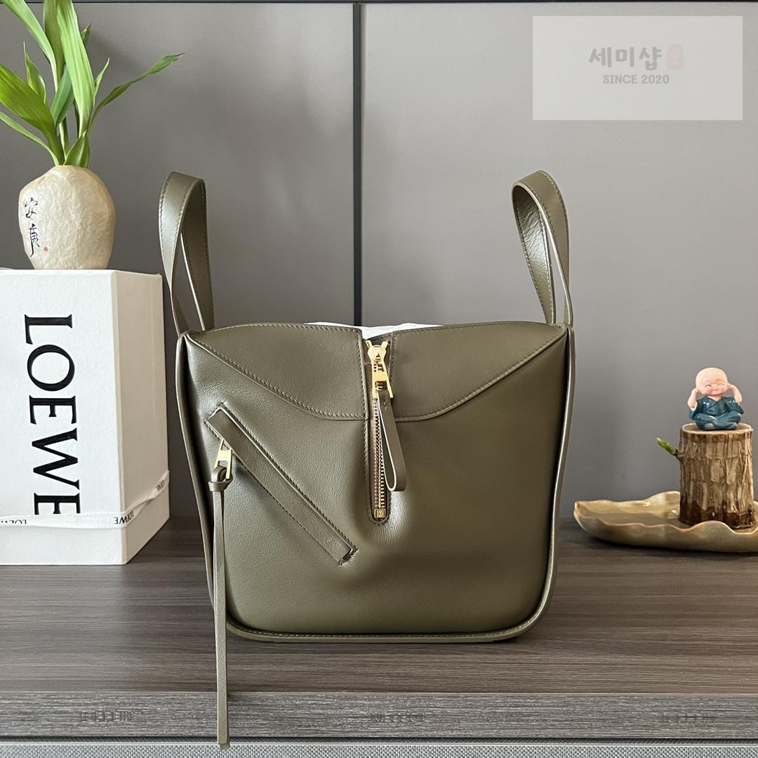 Loewe Loewe Compact Hammock Bag 83번 이미지