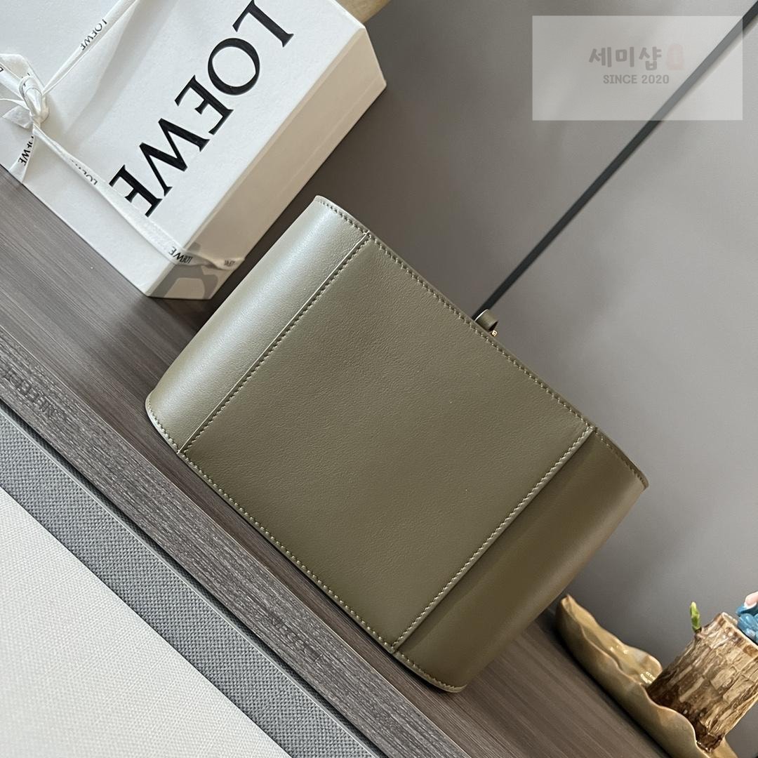 Loewe Loewe Compact Hammock Bag 46번 이미지