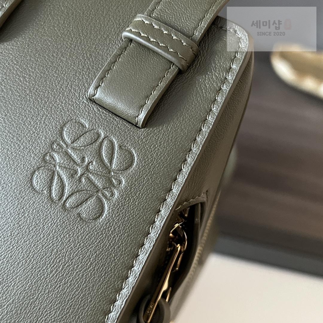 Loewe Loewe Compact Hammock Bag 47번 이미지