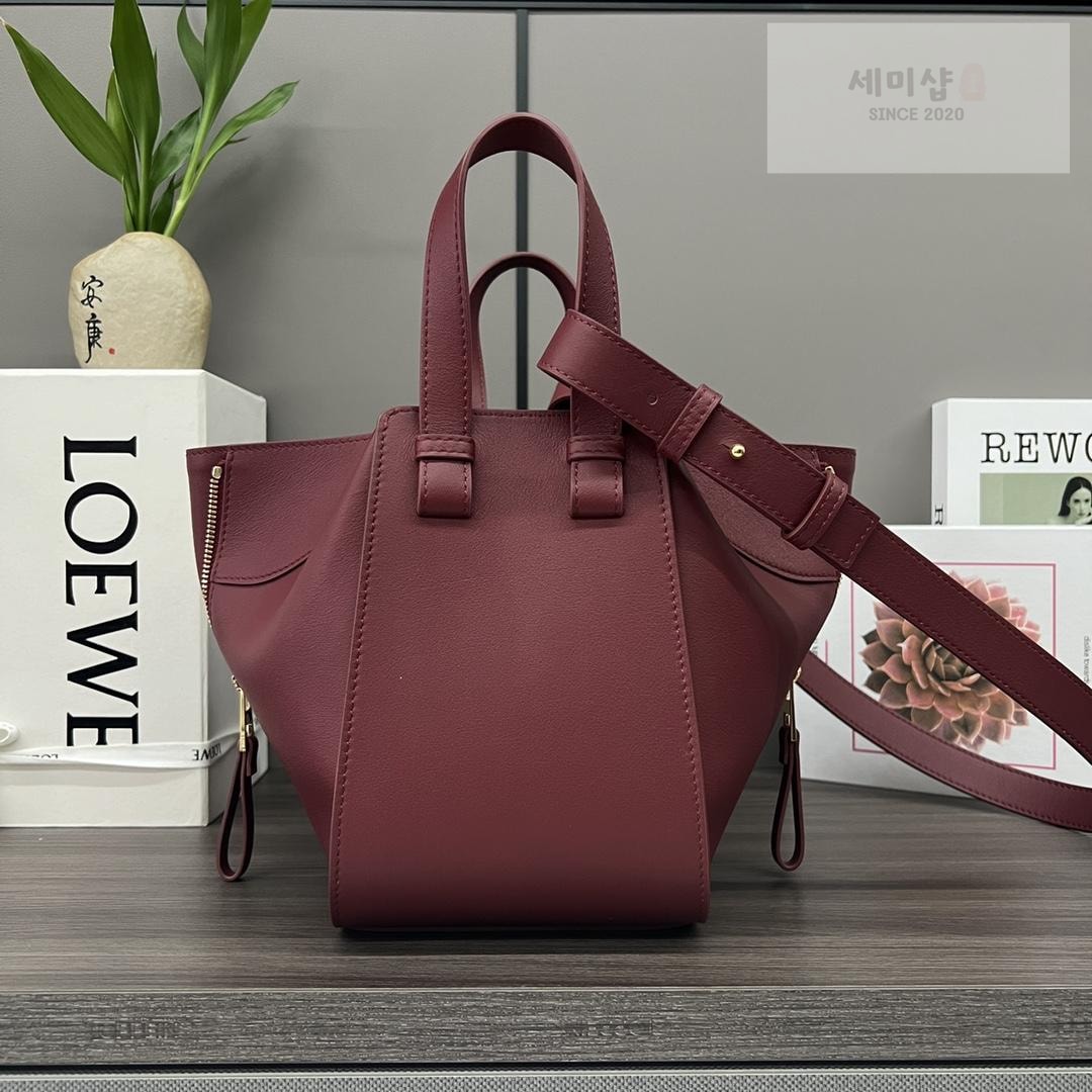 Loewe Loewe Compact Hammock Bag 51번 이미지