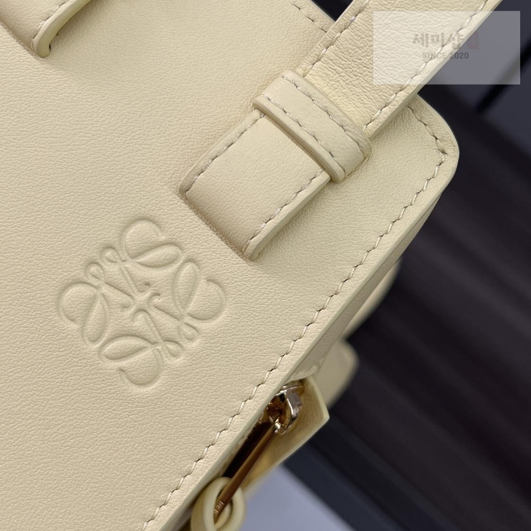 Loewe Loewe Compact Hammock Bag 61번 이미지