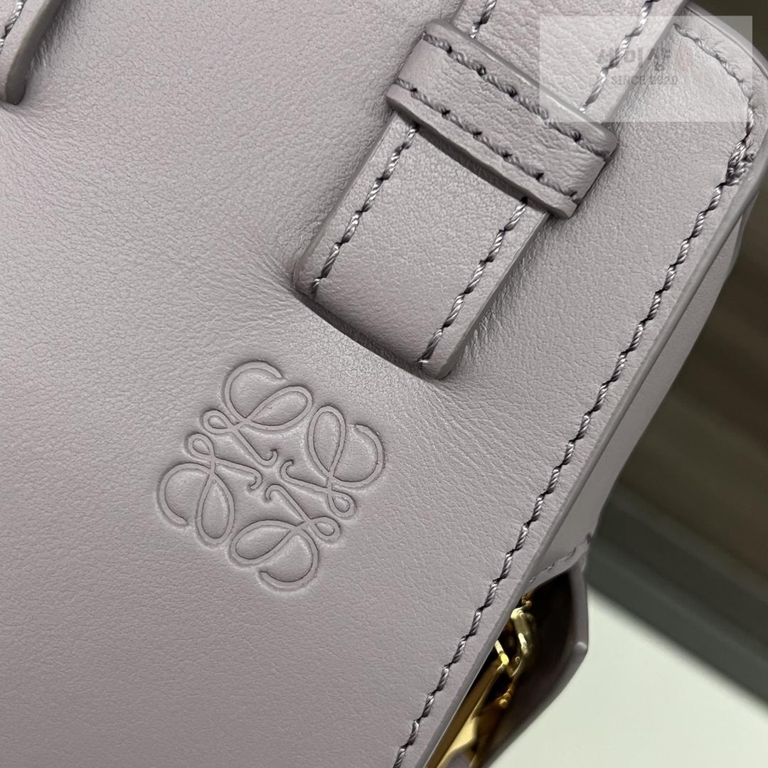 Loewe Loewe Compact Hammock Bag 87번 이미지