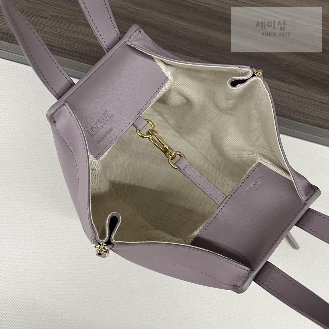 Loewe Loewe Compact Hammock Bag 68번 이미지