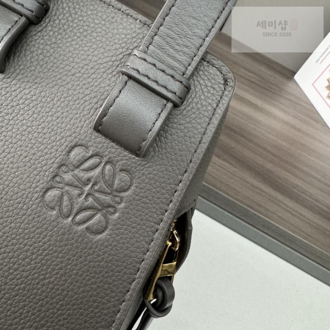 Loewe Loewe Compact Hammock Bag 74번 이미지
