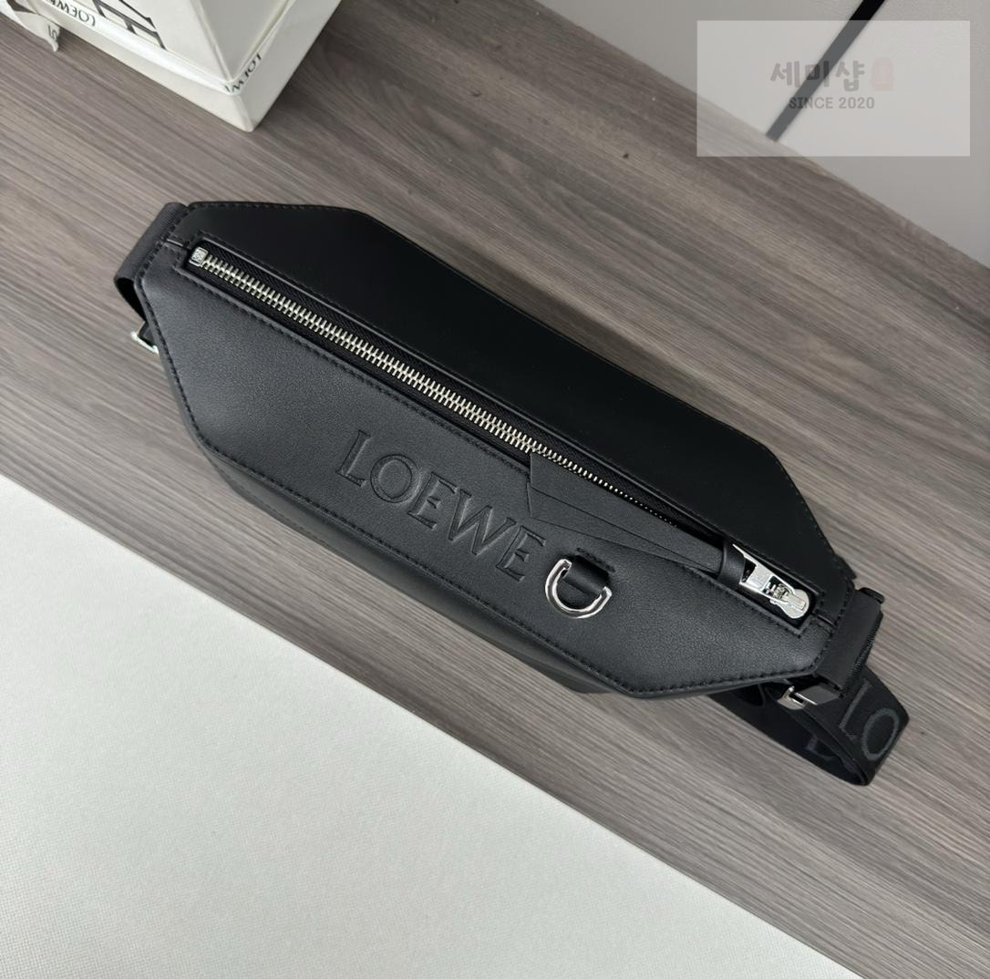Loewe Loewe Convertible Sling Bag 3번 이미지