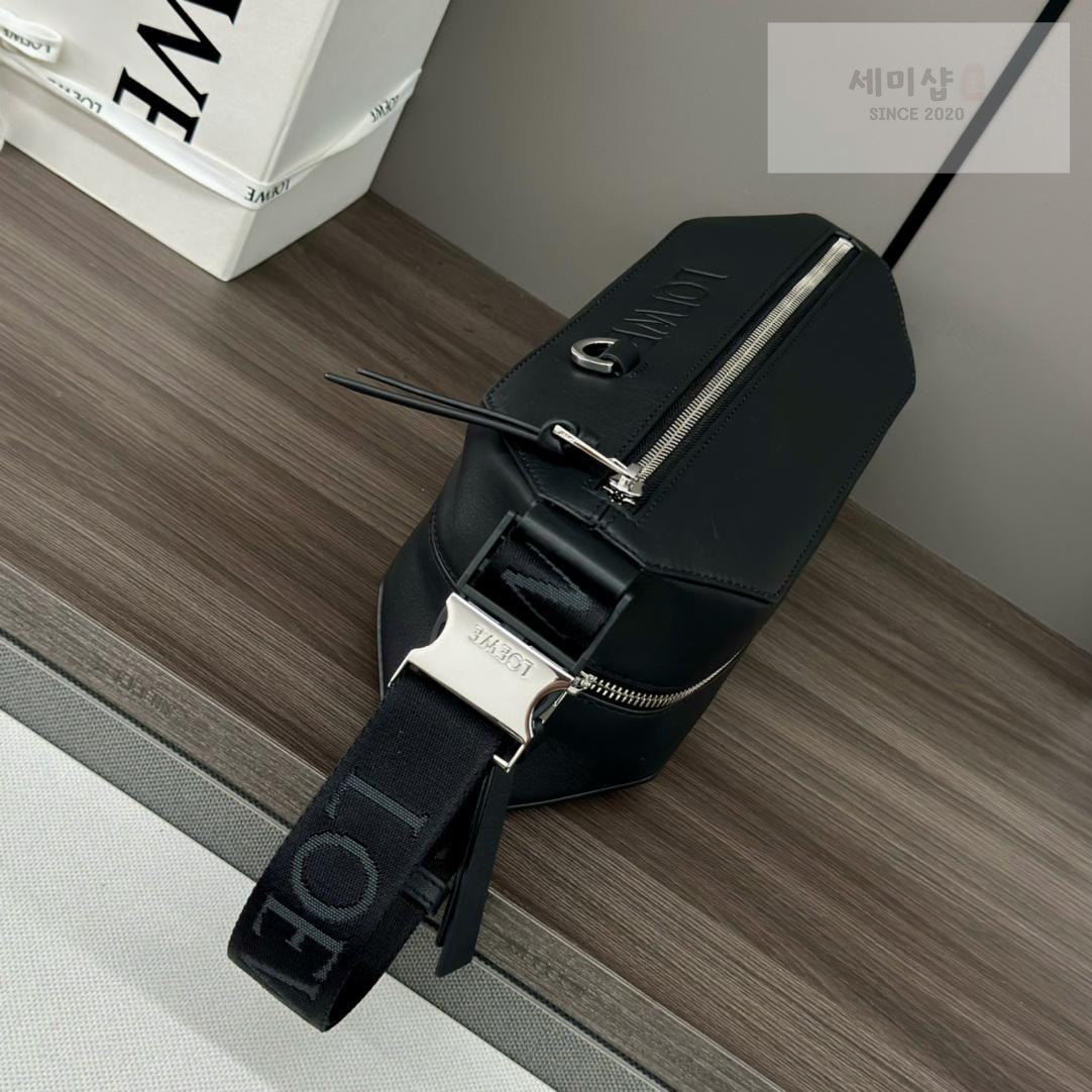 Loewe Loewe Convertible Sling Bag 5번 이미지