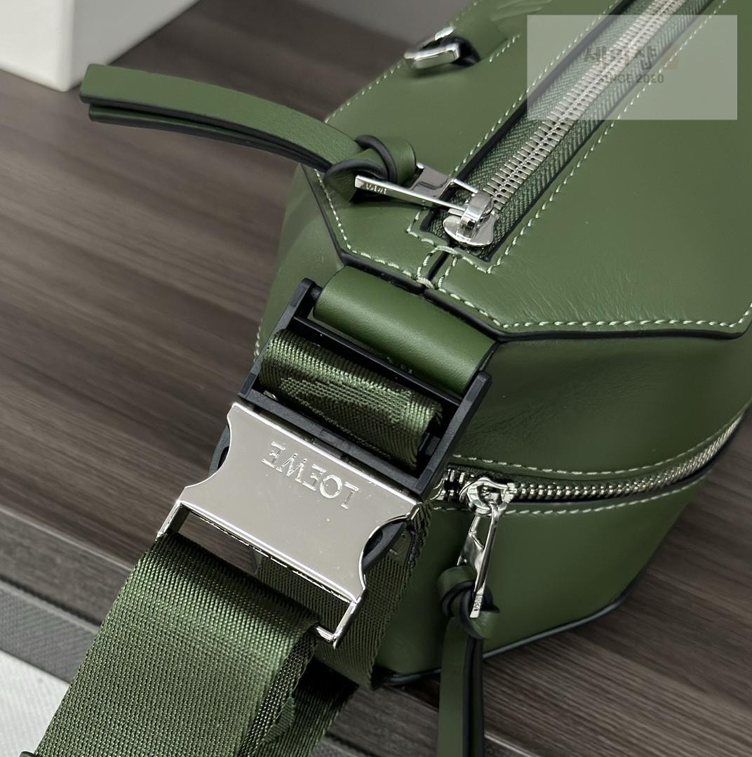 Loewe Loewe Convertible Sling Bag 9번 이미지