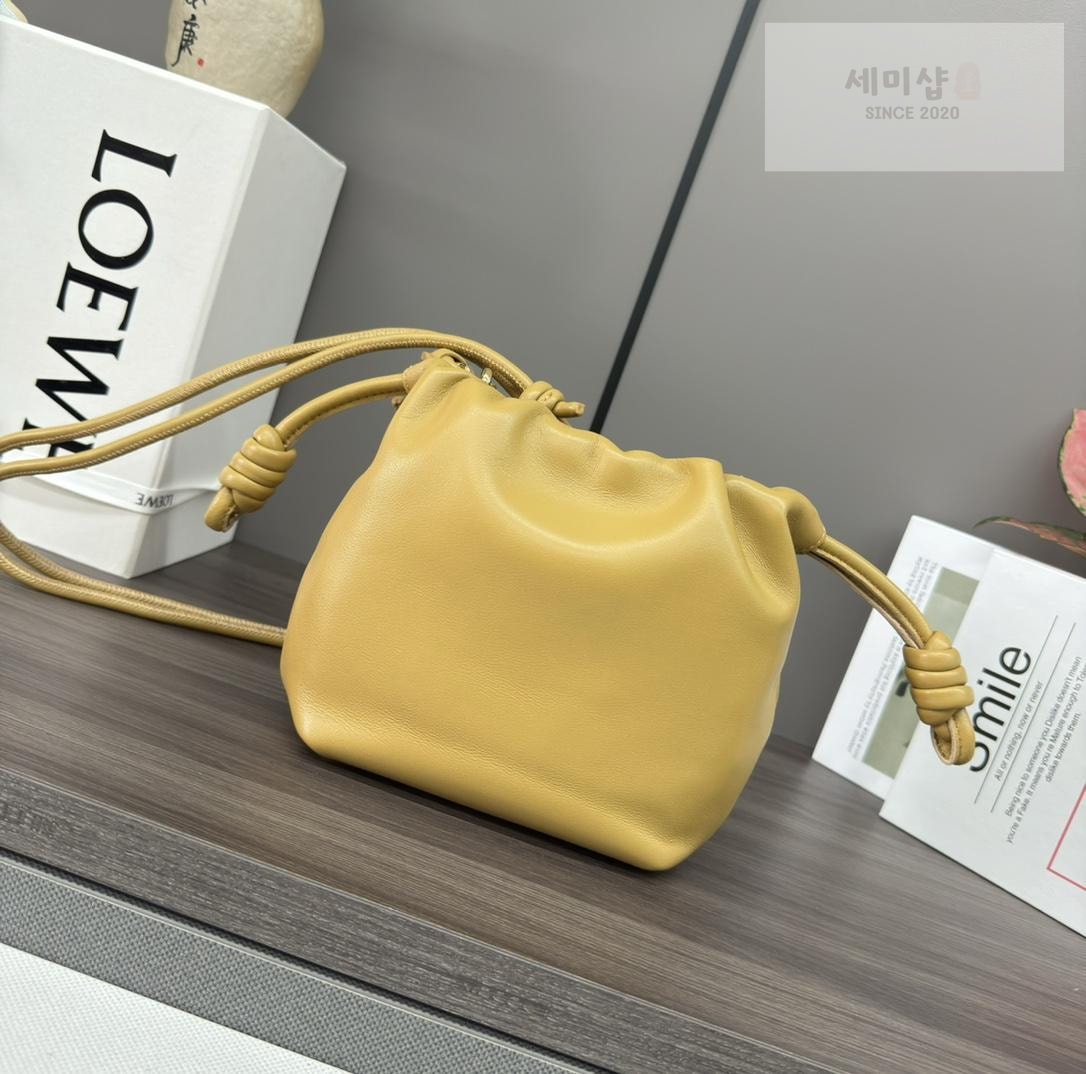 Loewe Loewe Flamenco Purse Bag 23번 이미지