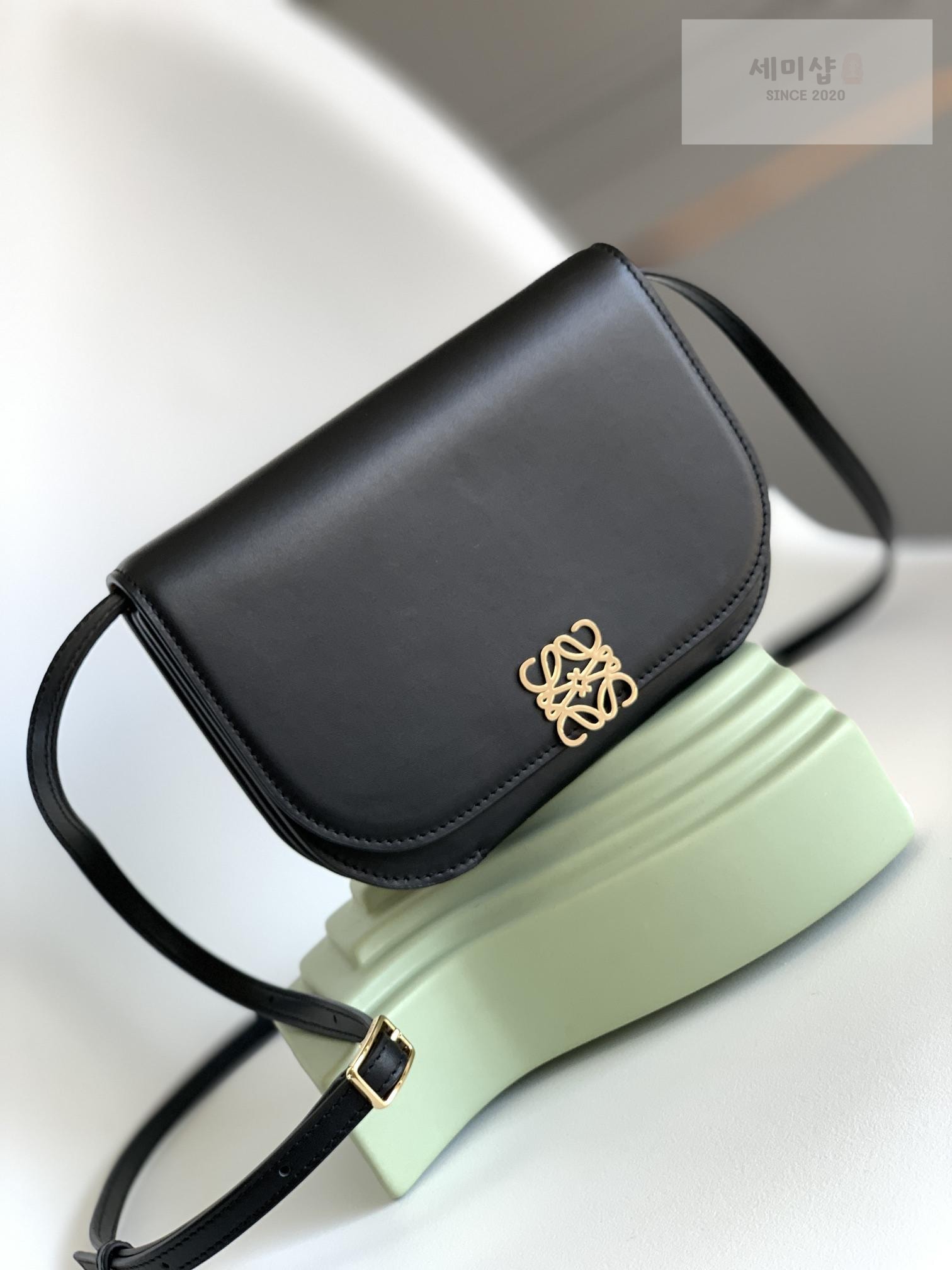 Loewe Loewe Goya Accodion Mini Bag 28번 이미지