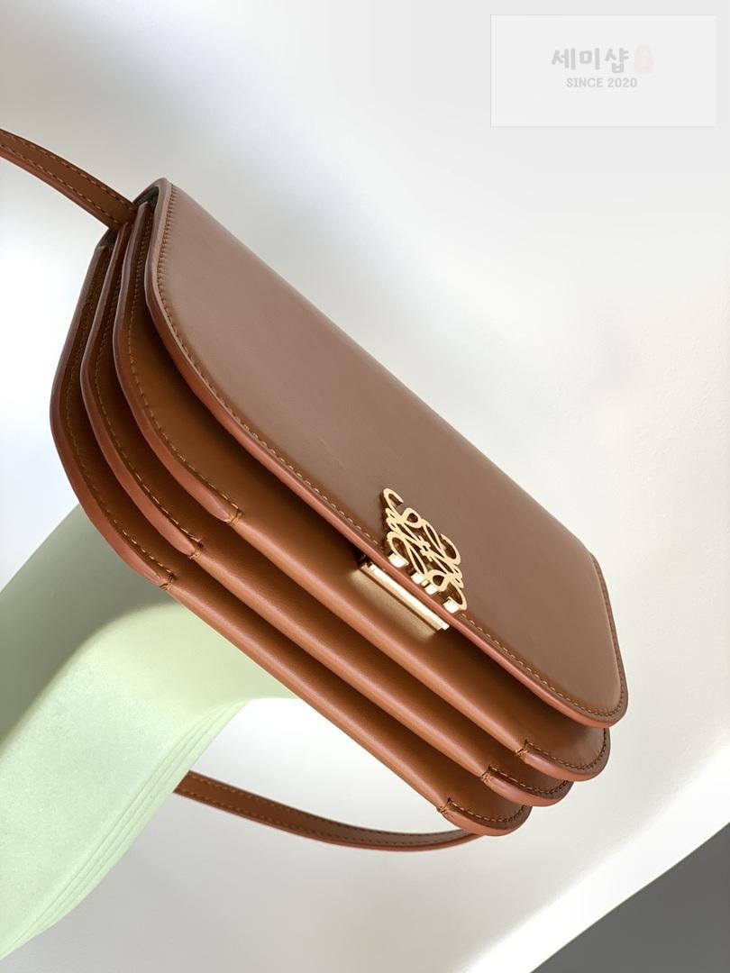 Loewe Loewe Goya Accodion Mini Bag 16번 이미지