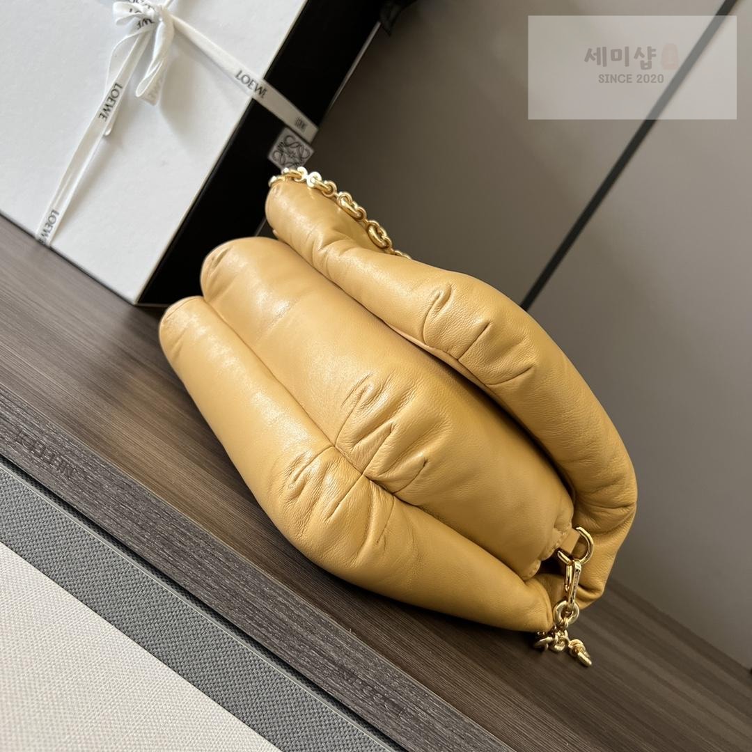 Loewe Loewe Goya Puffer Nappa Bag 10번 이미지