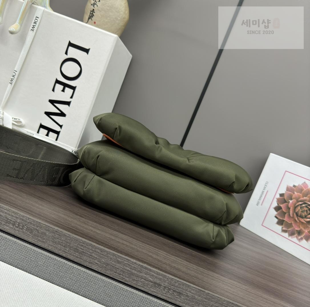 Loewe Loewe Goya Puffer Shoulder Bag 2번 이미지