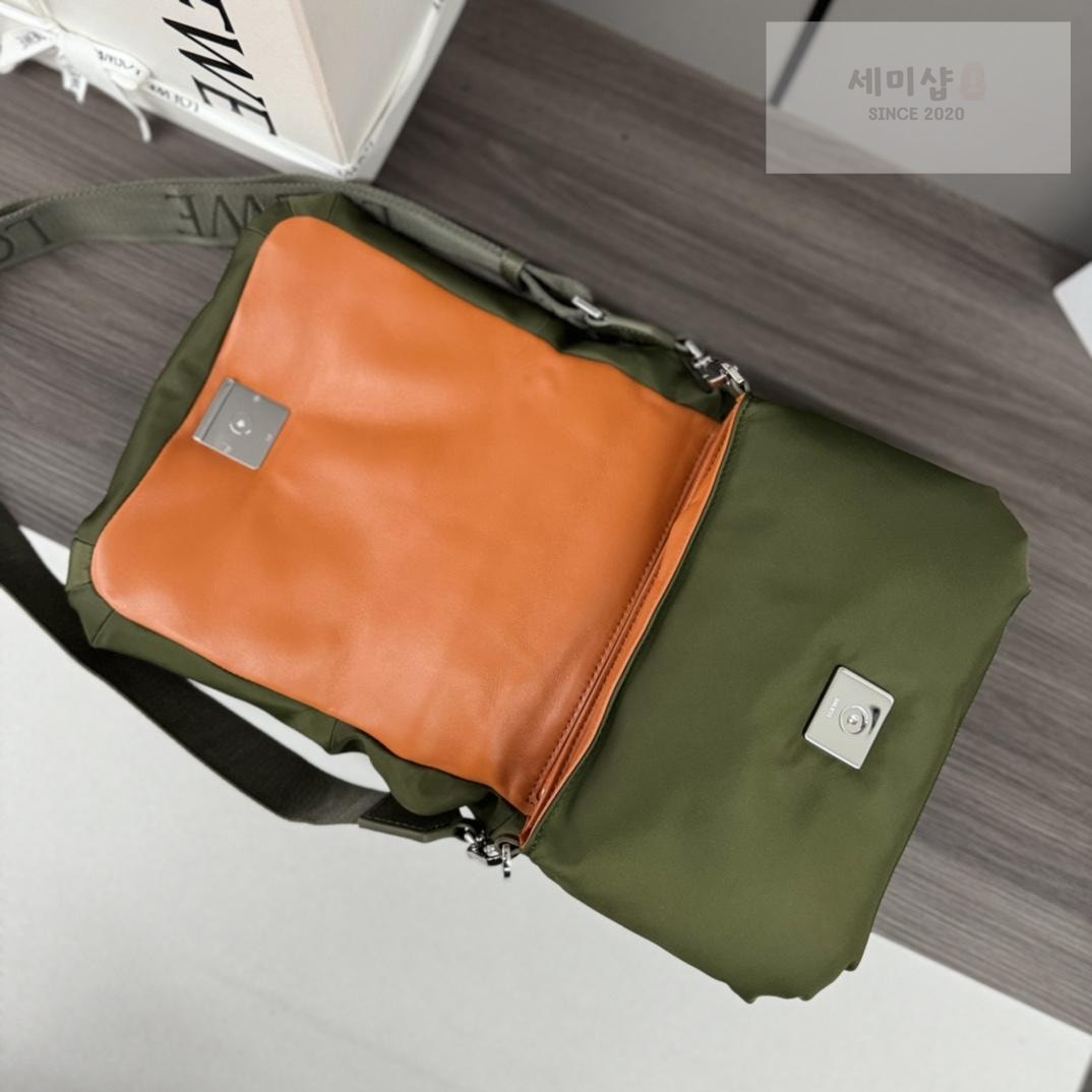 Loewe Loewe Goya Puffer Shoulder Bag 4번 이미지