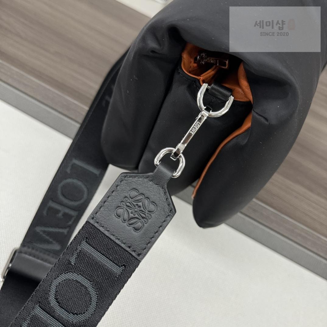 Loewe Loewe Goya Puffer Shoulder Bag 16번 이미지