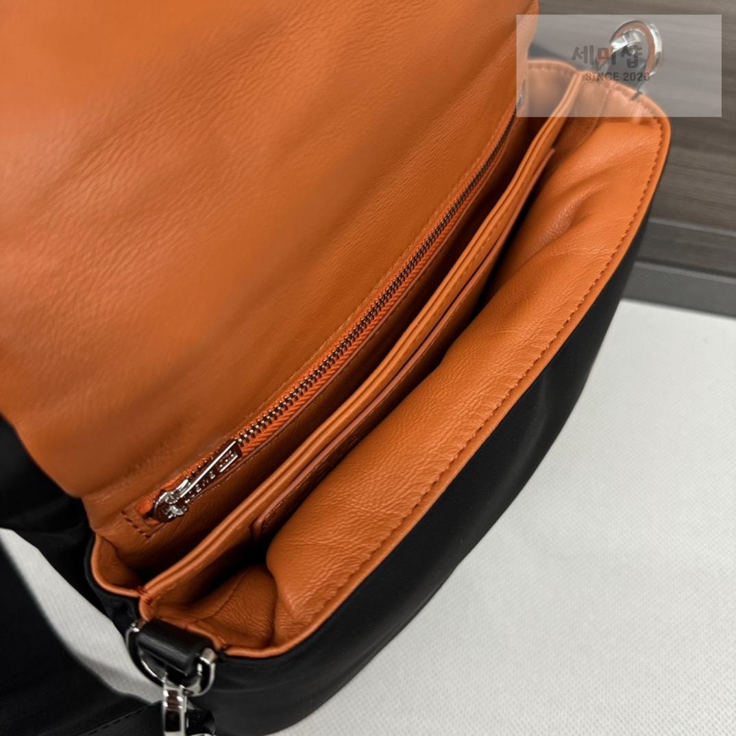 Loewe Loewe Goya Puffer Shoulder Bag 11번 이미지