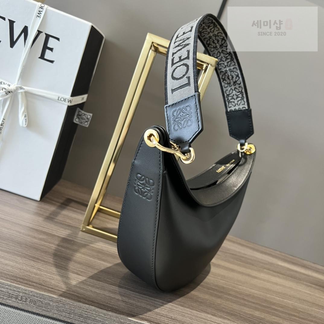 Loewe Loewe Luna Hobo Bag 10번 이미지