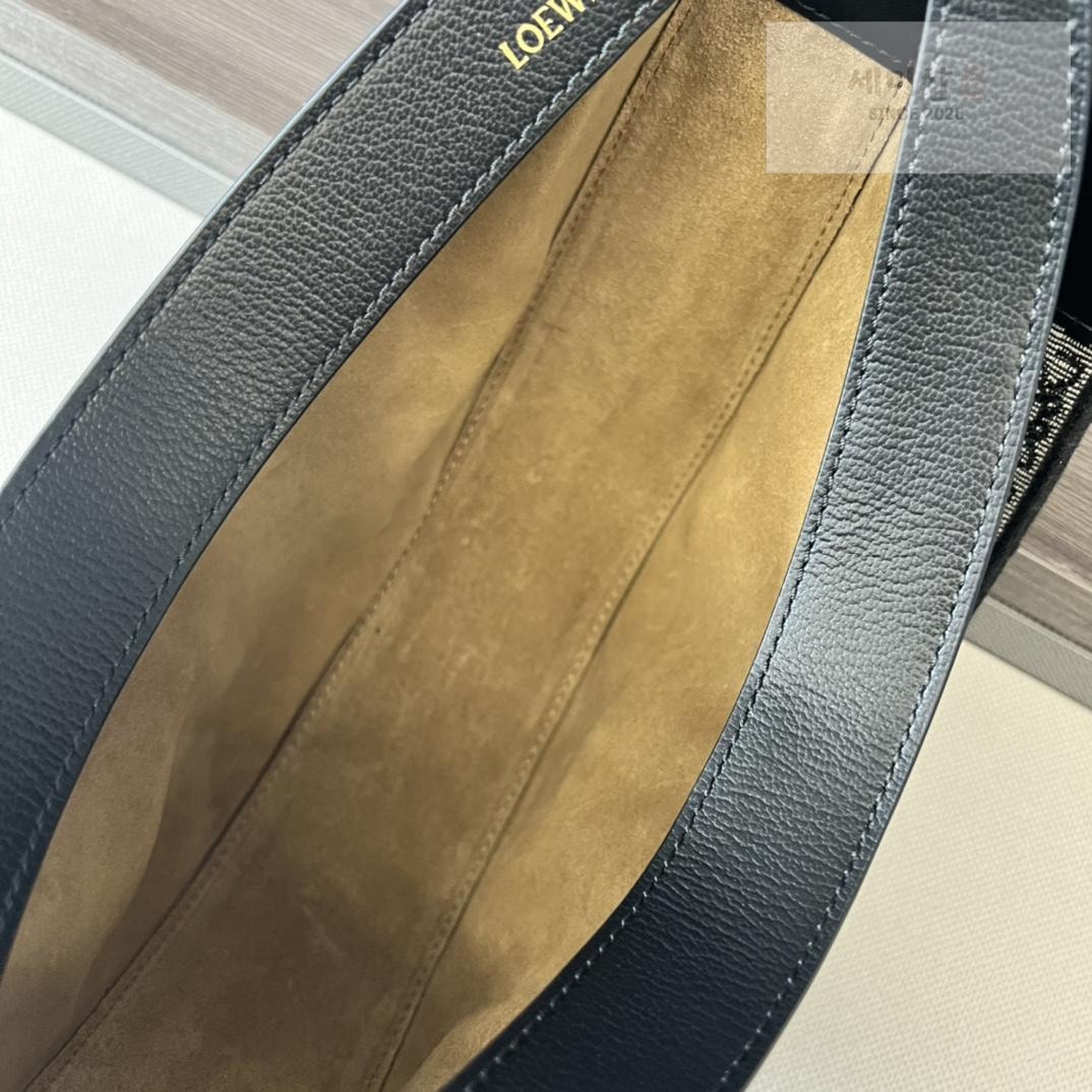 Loewe Loewe Luna Hobo Bag 15번 이미지