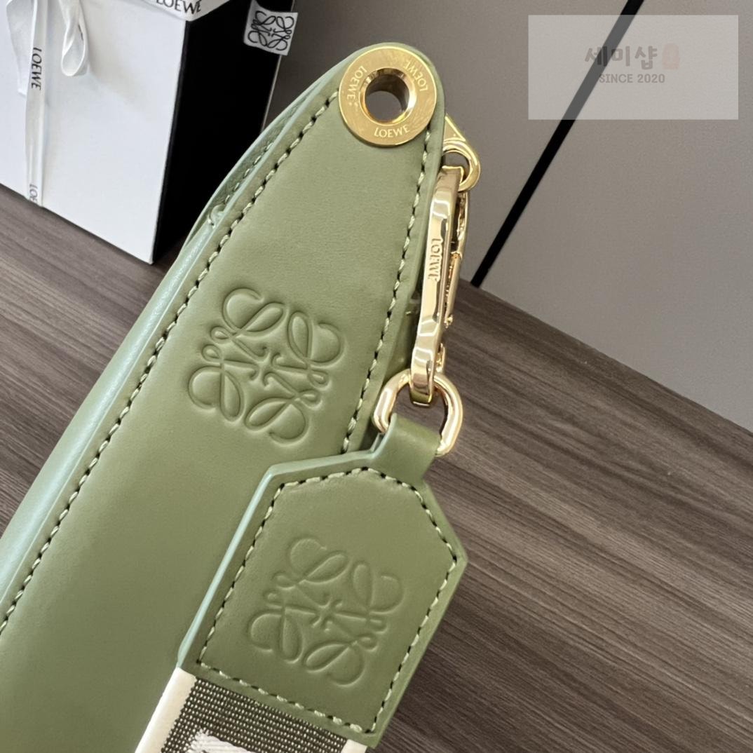 Loewe Loewe Luna Hobo Bag 32번 이미지