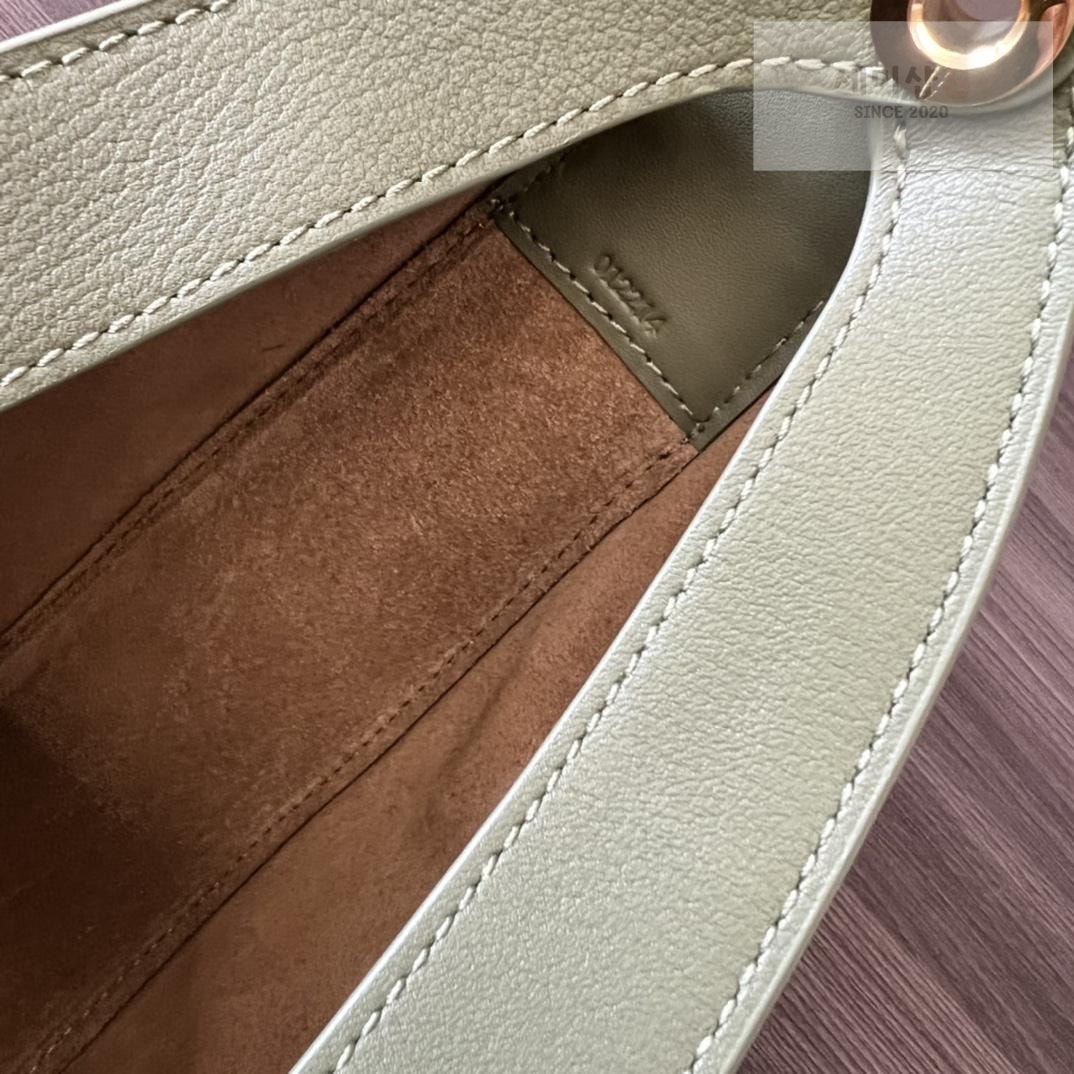 Loewe Loewe Luna Hobo Bag 23번 이미지