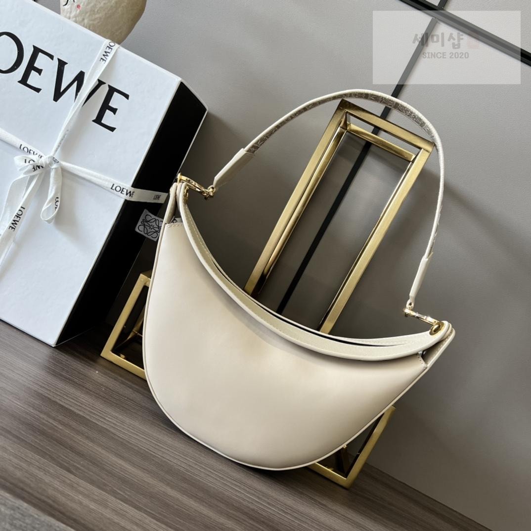 Loewe Loewe Luna Hobo Bag 24번 이미지