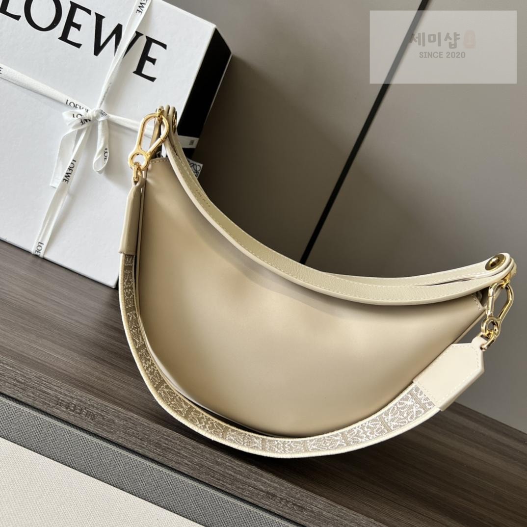 Loewe Loewe Luna Hobo Bag 25번 이미지