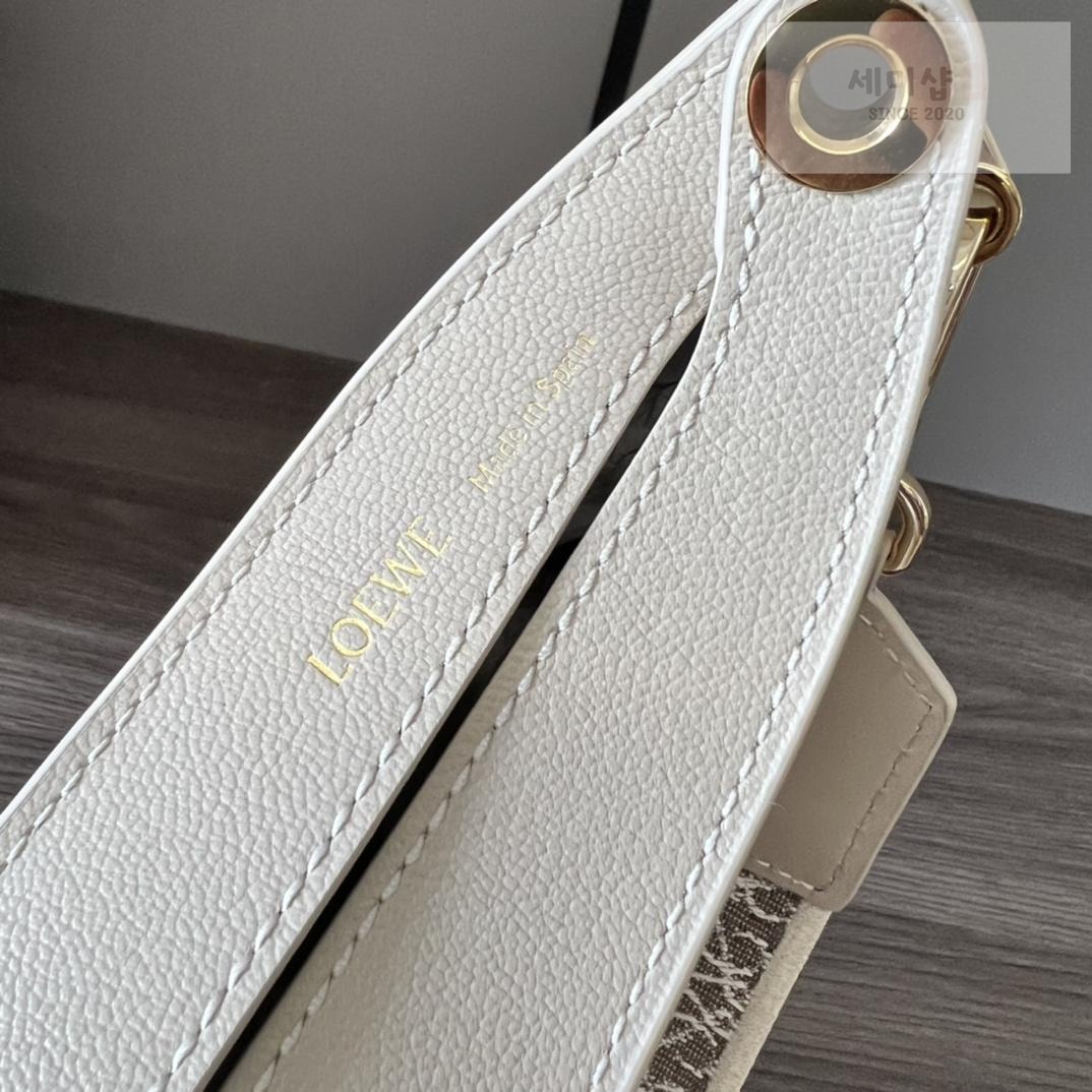 Loewe Loewe Luna Hobo Bag 29번 이미지