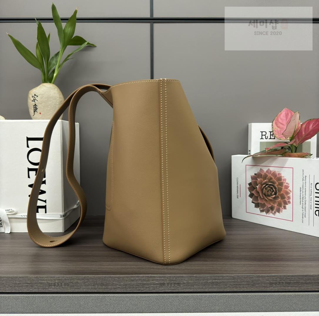 Loewe Loewe Pebble Bucket Medium Bag 2번 이미지