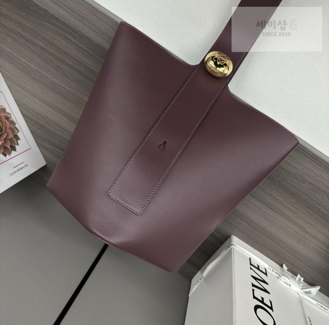 Loewe Loewe Pebble Bucket Medium Bag 10번 이미지