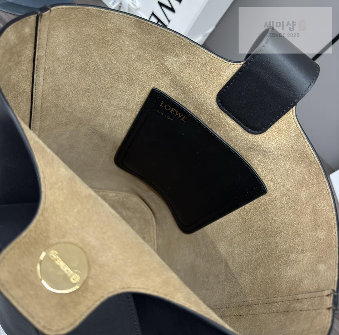 Loewe Loewe Pebble Bucket Medium Bag 19번 이미지