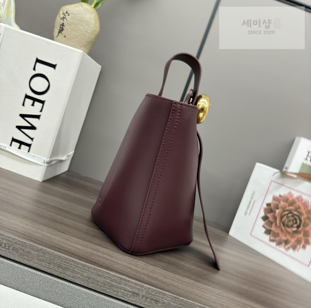 Loewe Loewe Pebble Bucket Mini Bag 21번 이미지
