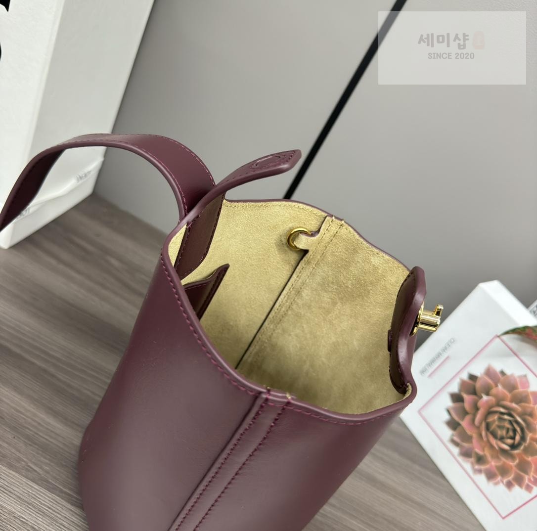 Loewe Loewe Pebble Bucket Mini Bag 25번 이미지